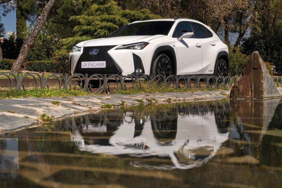  Lexus UX250h F-Sport Engawa 2019 года  (ES) (фото 11 из 11)